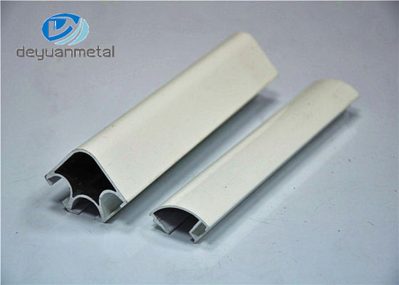 中国 6063-T5白い粉のコーティングのアルミニウム ドアのプロフィールの高い降伏強さ サプライヤー