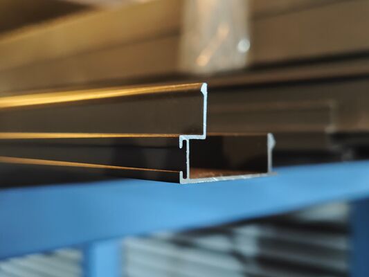 6063 アルミ パティオ 窓 エクストルーション プロファイル 粉末塗装