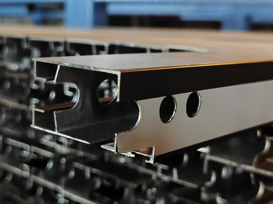 南アフリカ市場のために粉末塗装で製造されたアルミスライディングプロファイル