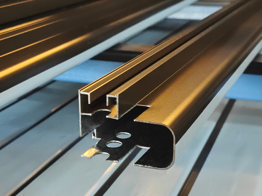 アリミニアムプロフィール,パティオドアと窓のための合金6063粉末塗装