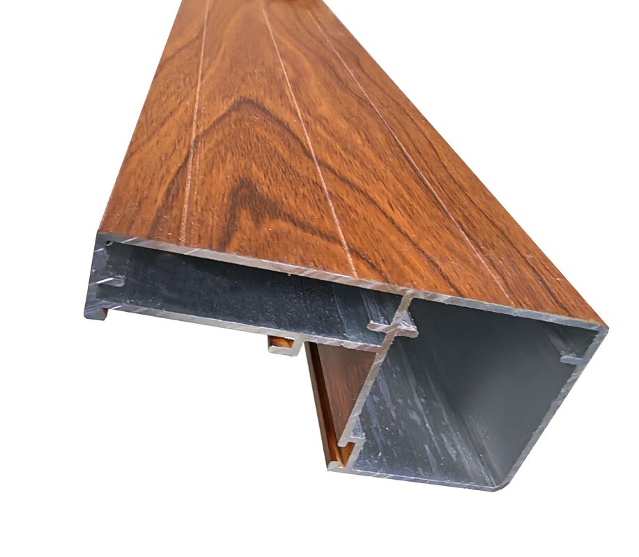 ラテンアメリカ市場向け木目調アルミ製開き窓プロファイル